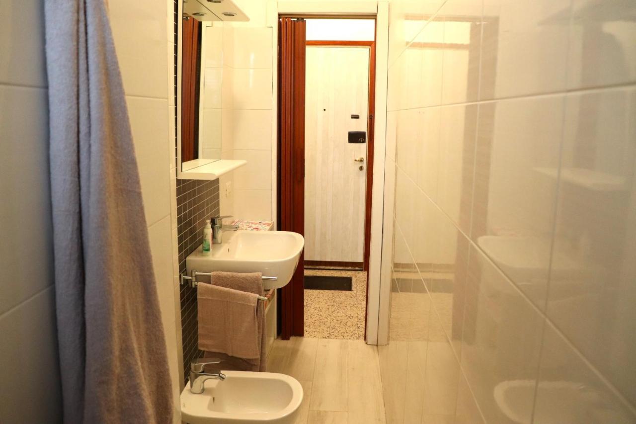 Апартаменти * La Casa Di Arti * 25 Min Dal Duomo Мілан Екстер'єр фото